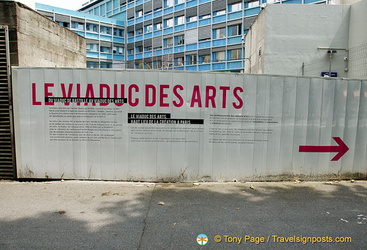 Direction to the Viaduc des Arts